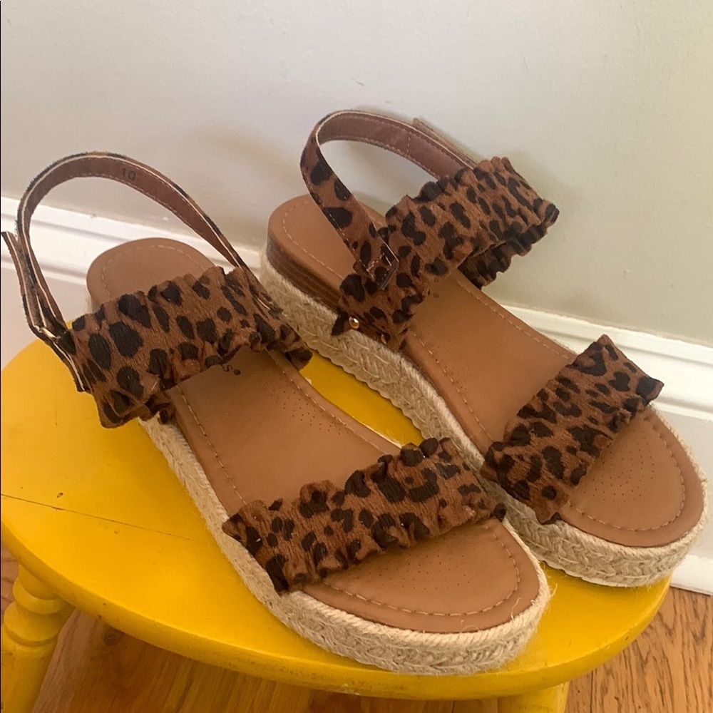 Pierre Dumas Women’s Sandal Sz 10 Leopard Print Espadrille Platform Strap Magic